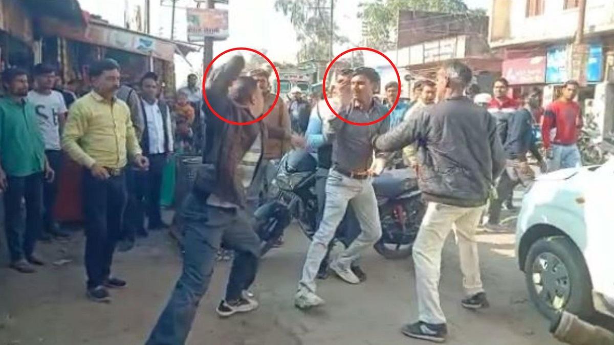 पिटाई का वीडियो वायरल.