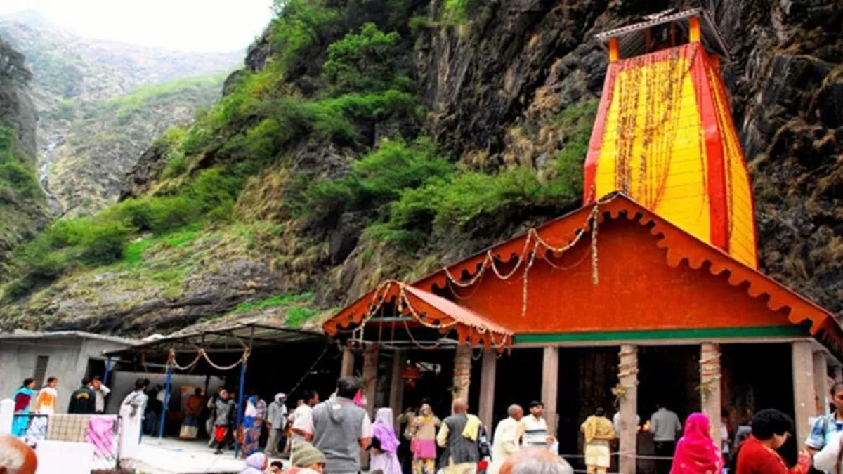 अभी श्रद्धालुओं को पैदल चलने में लगता है तीन से साढ़े तीन घंटे का समय.  