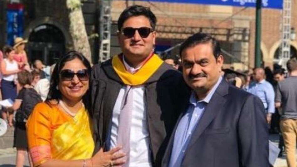 गौतम अडानी के छोटे बेटे जीत अडानी की हुई सगाई