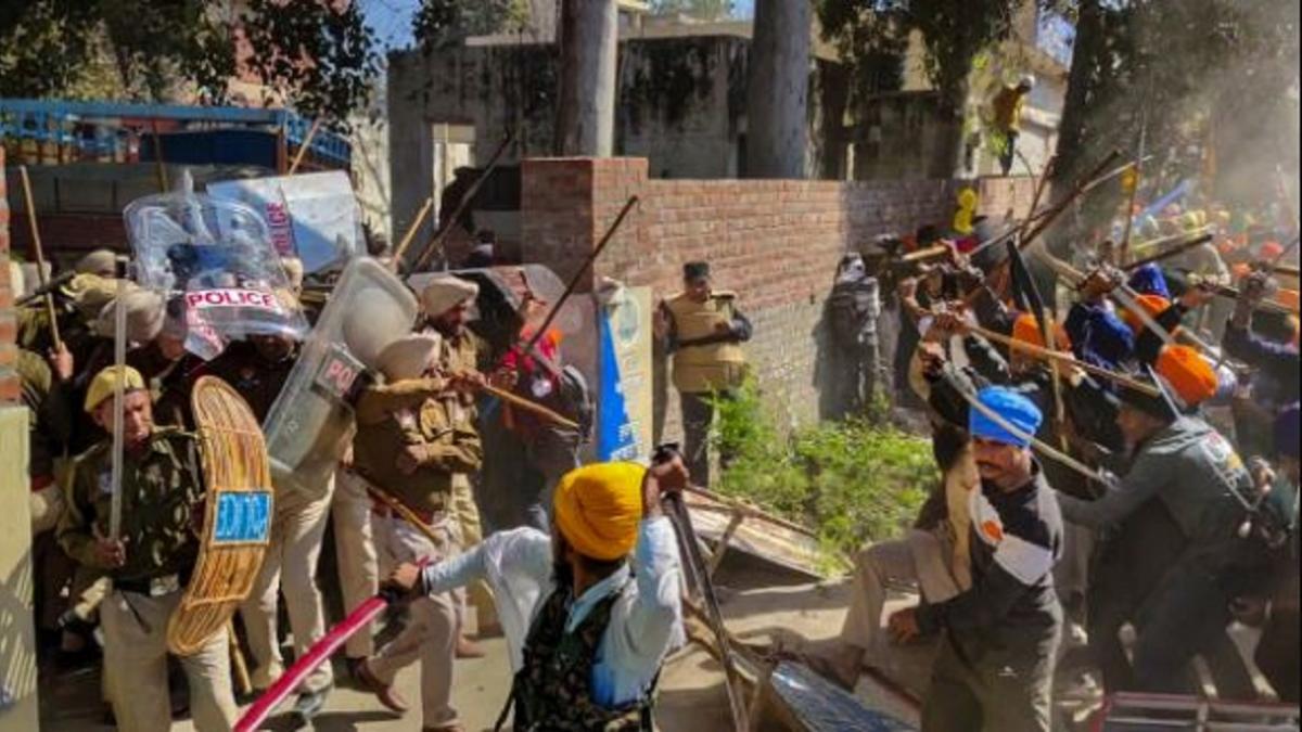 अजनाला कांड के बाद पंजाब पुलिस का एक्शन