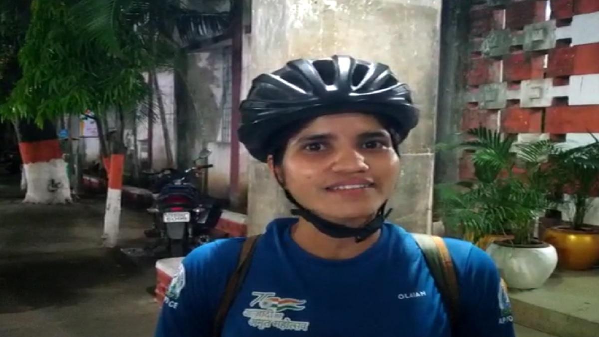 साइकिल से 25 हजार KM की यात्रा पर निकली MP की आशा, 12 राज्य किए पार, आखिरी मंजिल है दिल्ली