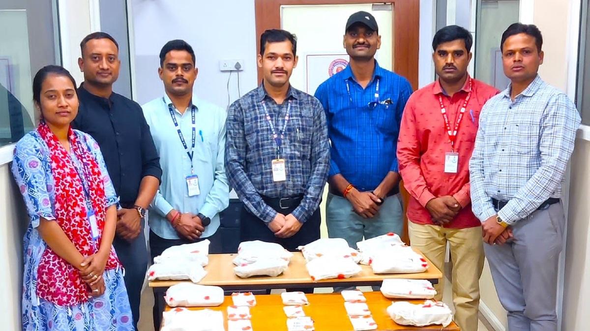 हैवी डिस्काउंट का लालच...सस्ते दाम में लैपटॉप-मोबाइल दिलाने के नाम पर 5 लाख ऐंठे, 9 आरोपी गिरफ्तार