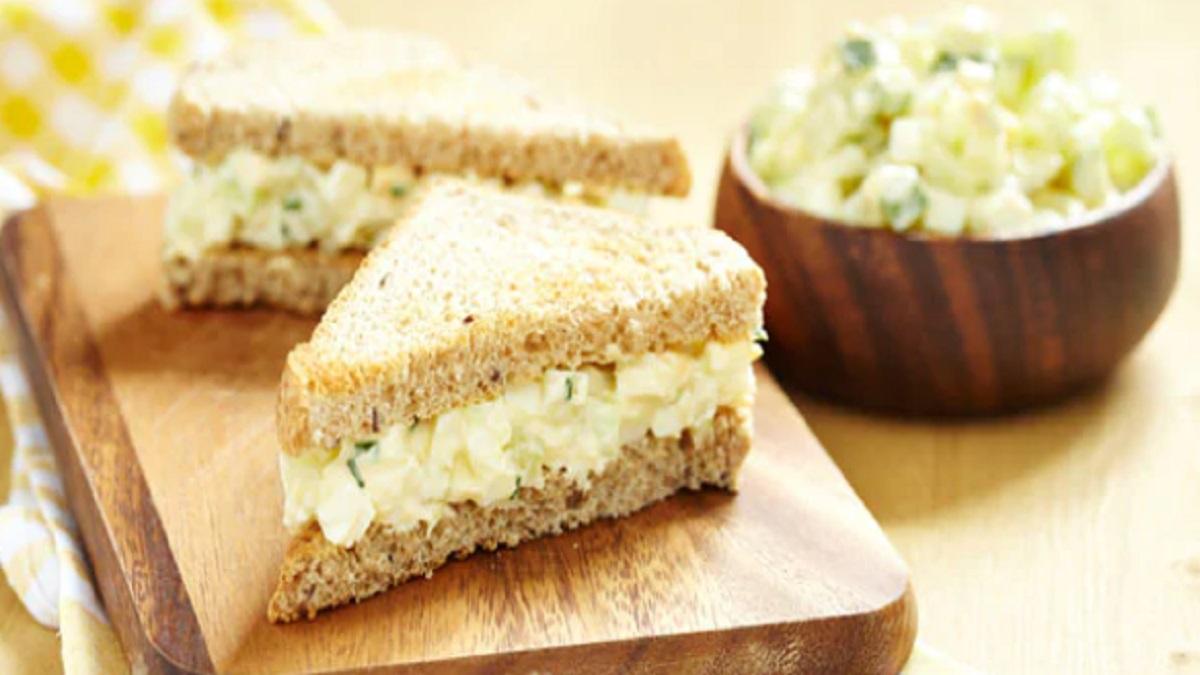 Boiled egg mayonise sandwich 