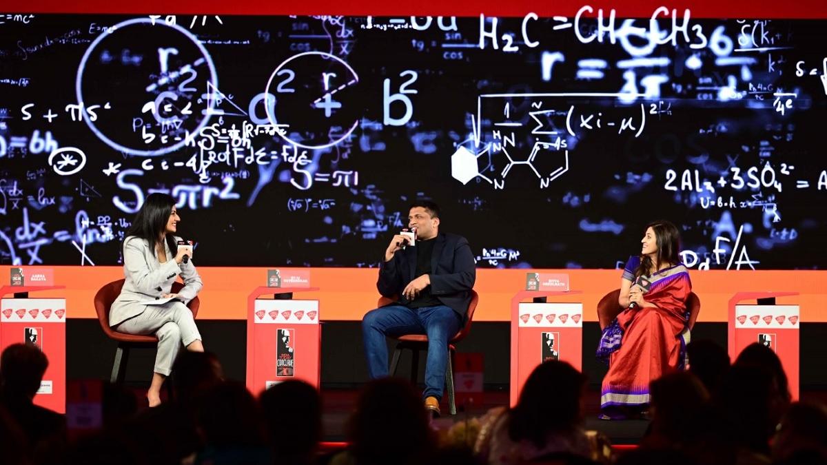 इंडिया टुडे कॉन्क्लेव में बायजु रावेंद्रन और दिव्या गोकुलनाथ 