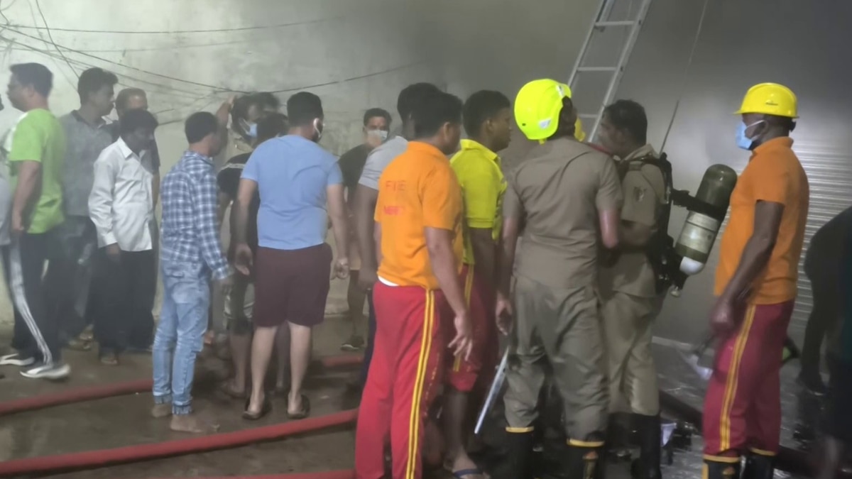 ओडिशा के पुरी में शॉपिंग कॉम्प्लेक्स में लगी भीषण आग, 100 से ज्यादा लोग रेस्क्यू किए, 40 दुकानें खाक