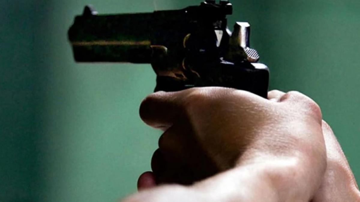 दिल्ली: नंद नगरी इलाके में 16 साल की लड़की को पड़ोसी ने मारी गोली