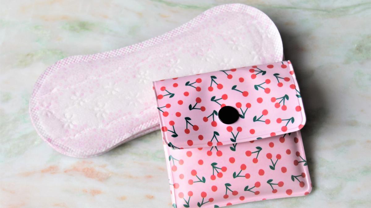 लड़कियों ने बताया- पीरियड आने पर सफेद ड्रेस की वजह से होती थी भारी दिक्कत