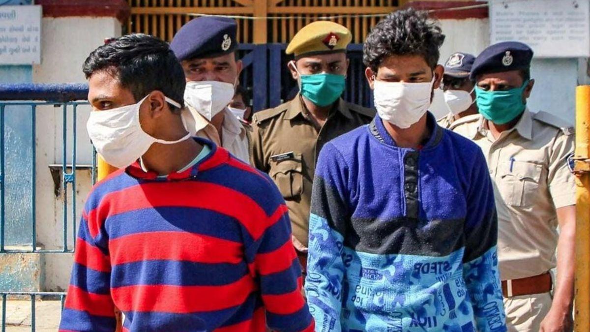 कोर्ट ने इस केस में तीन आरोपियों को बरी कर दिया है