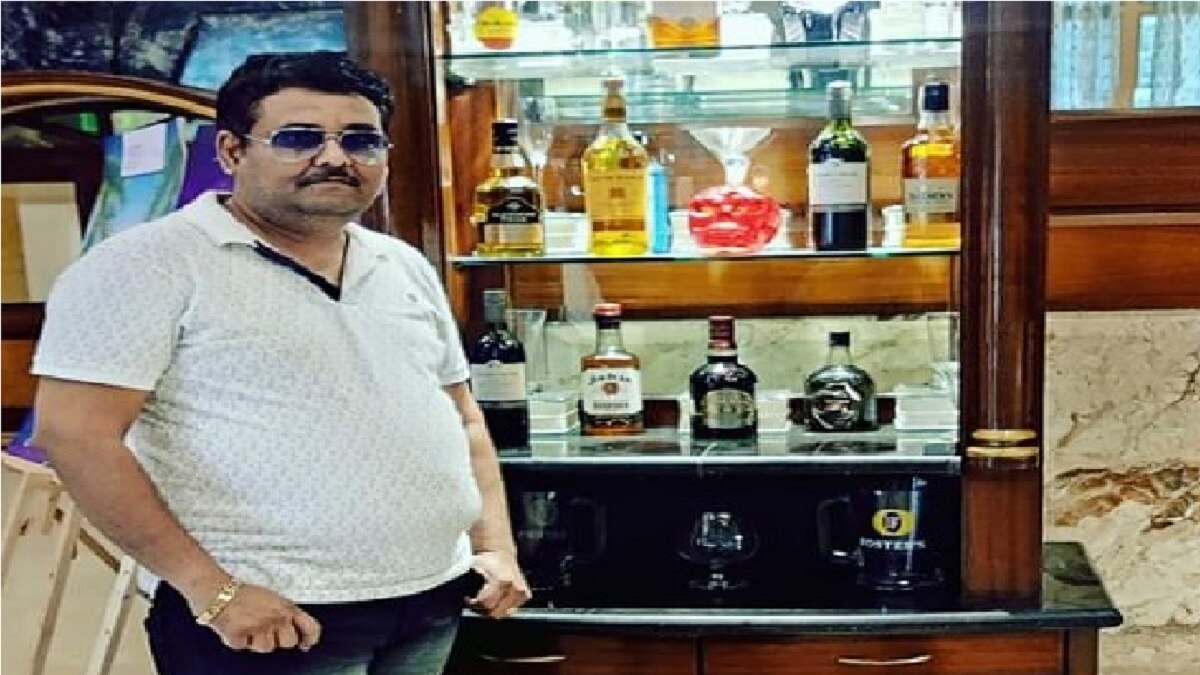 इंदौर कलेक्टर ऑफिस के अकाउंटेंट की हेराफेरी, पत्नी के बैंक खाते में भेजे एक करोड़ रुपये