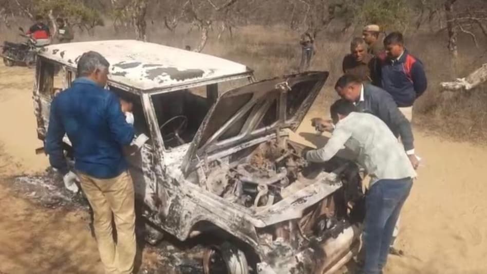 नासिर-जुनैद हत्याकांड की जांच करती पुलिस