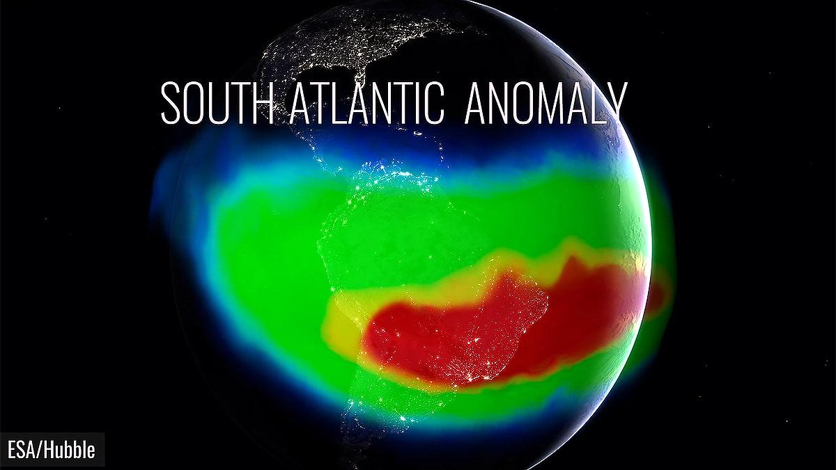 ये लाल रंगीन घेरा ही वो इलाका है जहां पर चुंबकीय शक्ति कमजोर हो रही है. (फोटोः NASA)
