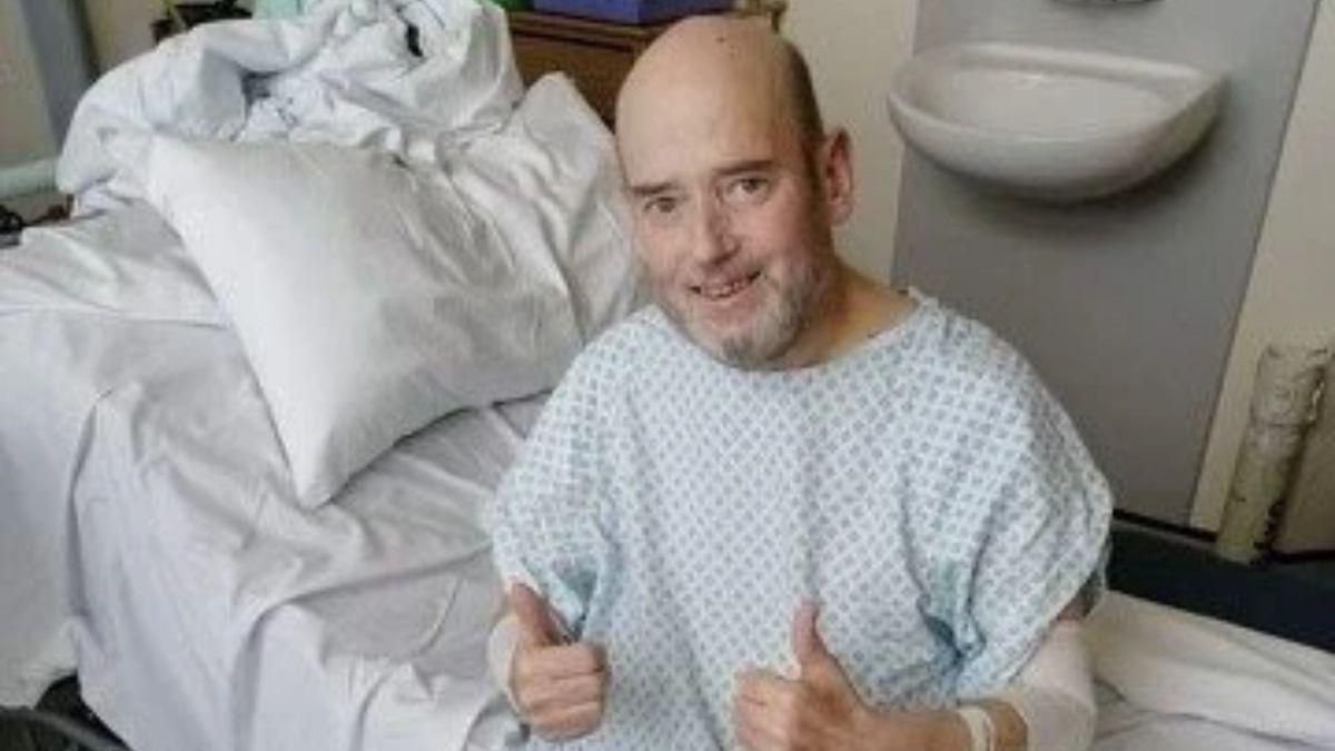 nde मौत के बाद जीवित हुआ शख्स (तस्वीर केविन हिल्स / SWNS)