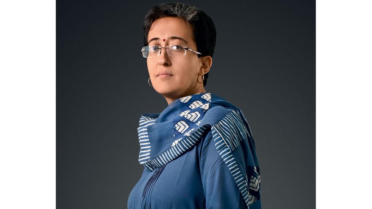 आतिशी मार्लेना, दिल्ली सरकार में शिक्षा एवं लोक निर्माण विभाग मंत्री