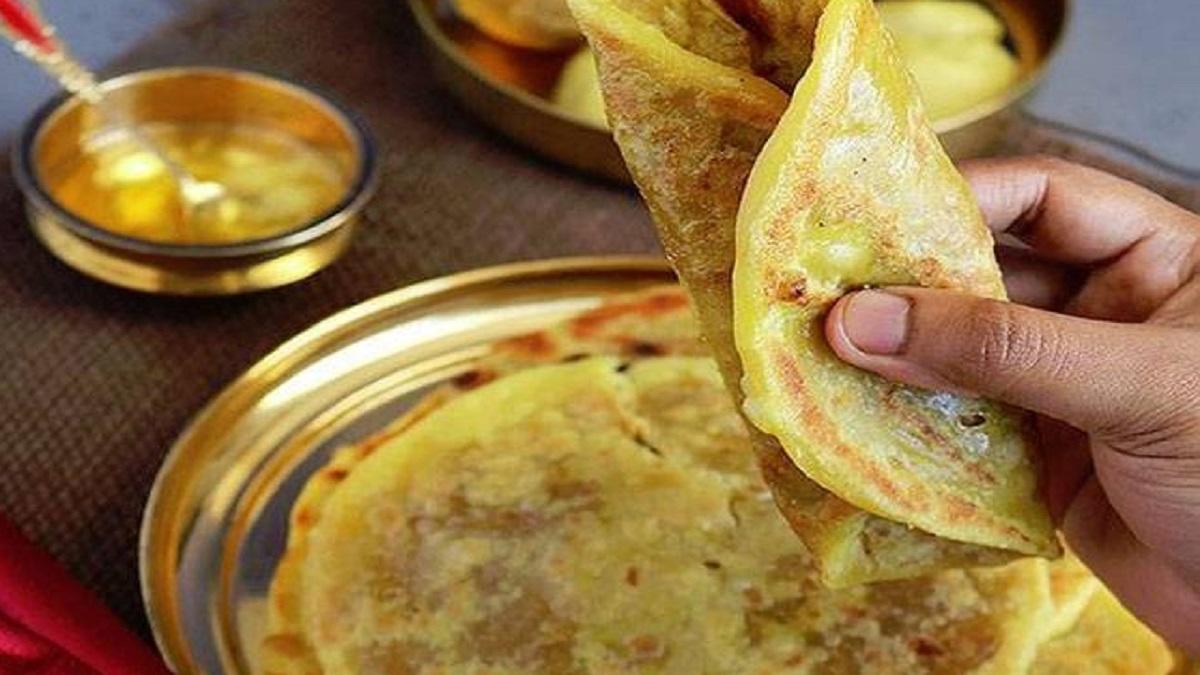 Holi Special Food: होली पर मीठे में पूरन पोली बनाकर मेहमानों को करें इंम्प्रेस, जानें रेसिपी - How to make Puran poli recipe in hindi puran poli holi special sweet dish lbsf -