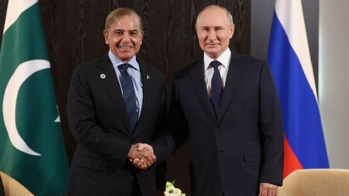 पाकिस्तान की मदद करेगा रूस, बेचेगा इतना ज्यादा सस्ता तेल!