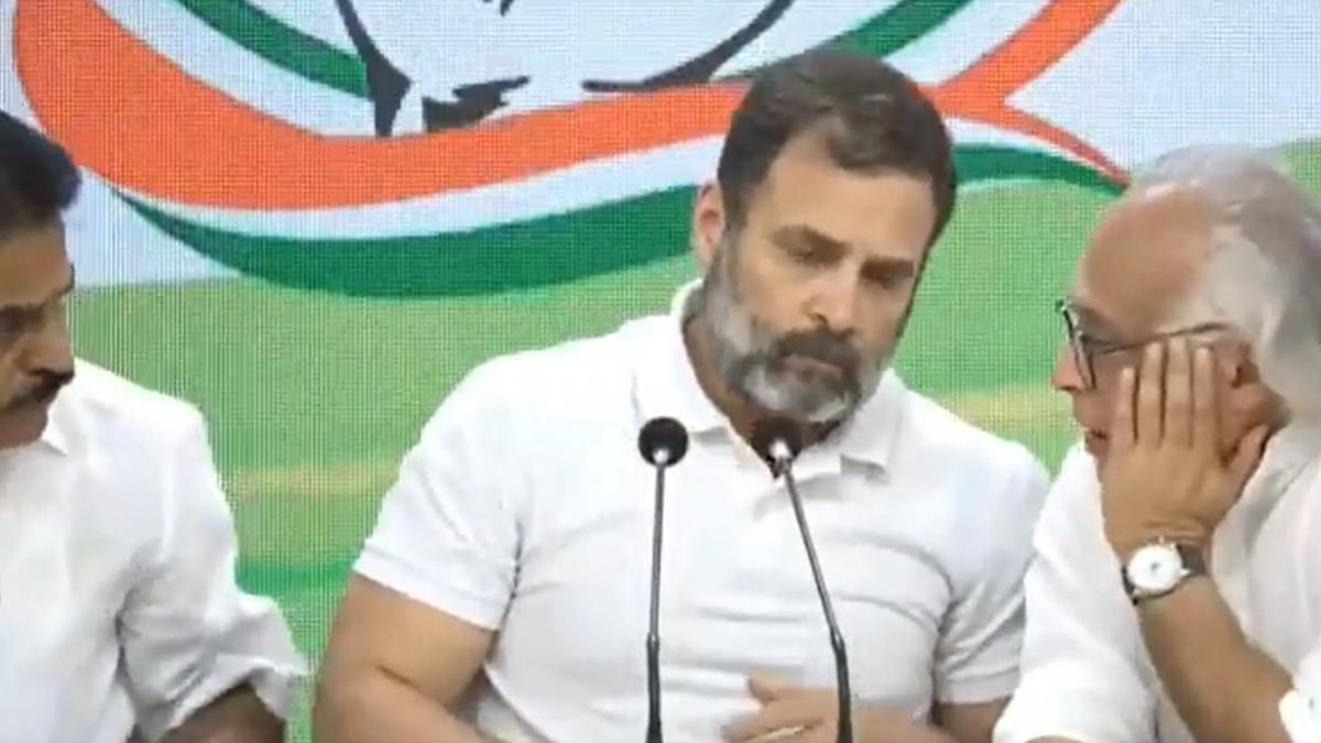 'दुर्भाग्य से मैं सांसद हूं...', प्रेस कॉन्फ्रेंस में बोले राहुल गांधी तो जयराम रमेश ने बीच में ही टोका