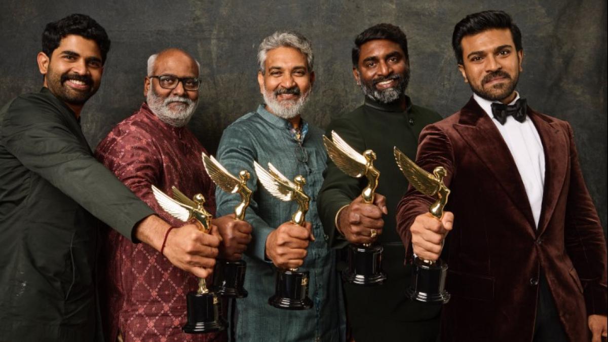 ऑस्कर 2023 में RRR का अपमान! टीम संग थियेटर की आखिरी सीटों पर बैठे नजर आए राजामौली, गुस्से में फैंस