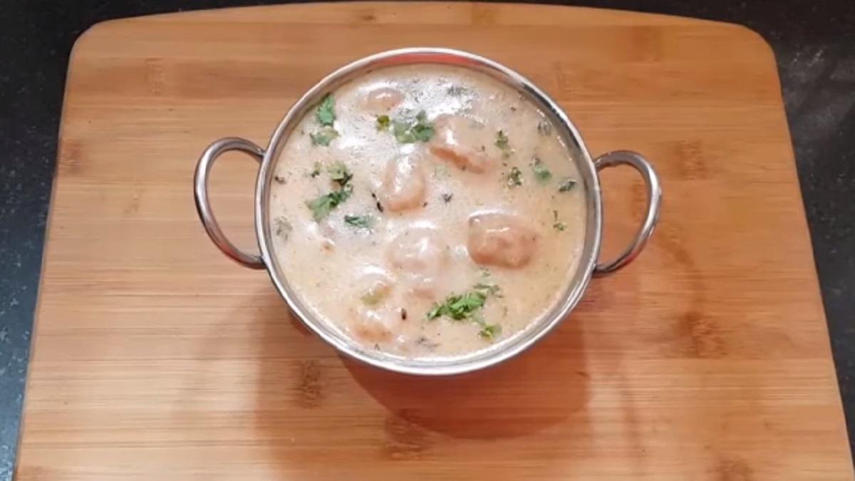 Singhare ki kadhi (Image: Kajal ki rasoi youtube)