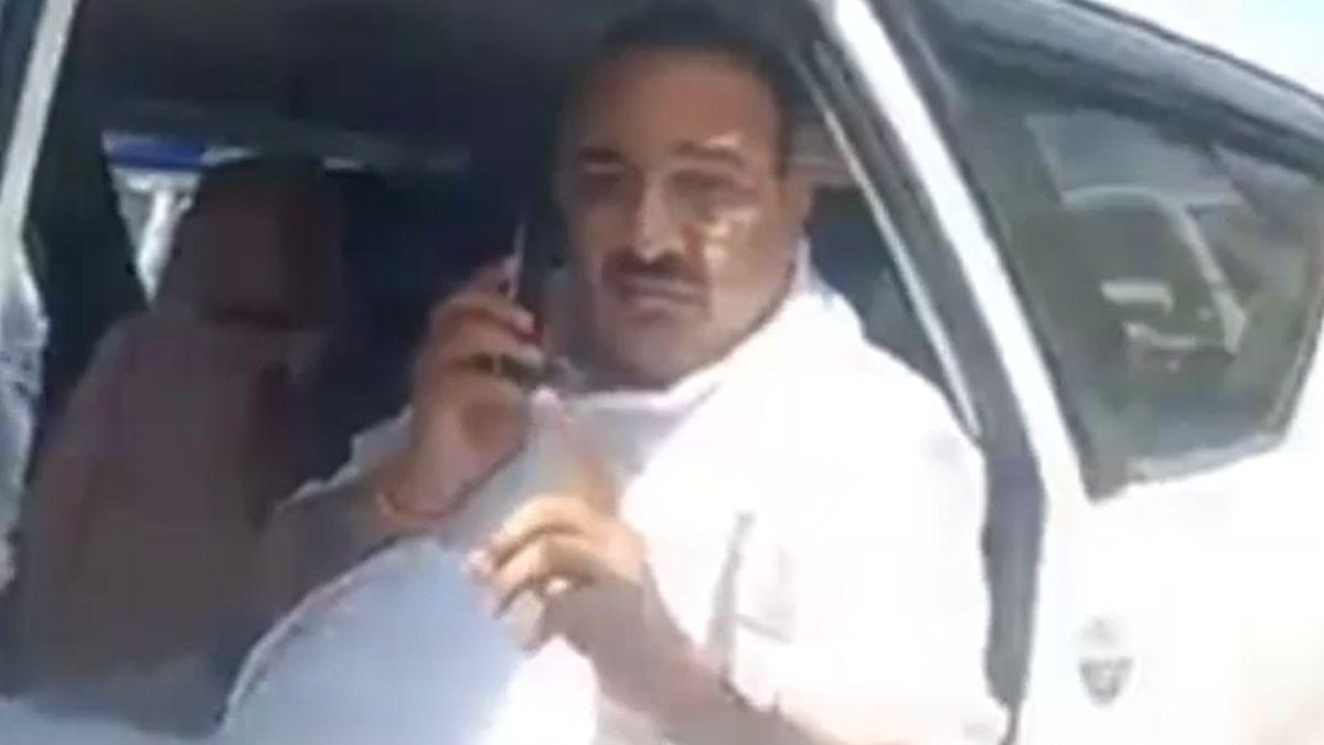 यूपी सरकार के मंत्री का गुस्सा, अफसरों को लगाई फटकार, बोले- 16वें मिनट में तुम्हारा सस्पेंशन लेटर भेजता हूं, VIDEO