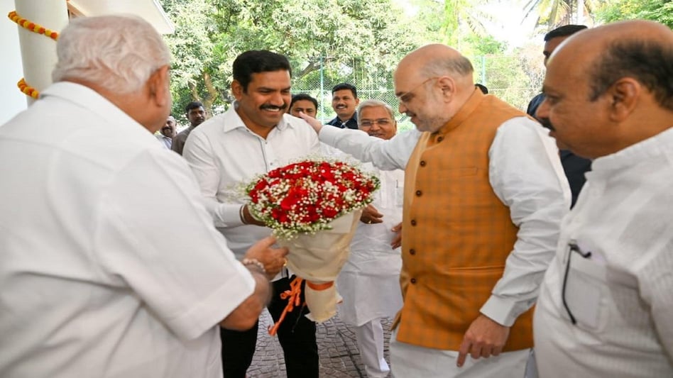 ಸಬ್ ಟೀಕ್ ಹೇ! ... ಬಿಎಸ್ವೈ ಮನೆಯ ಕಿಚನ್ನಿಂದ ಅಮಿತ್ ಶಾಗೆ ಬ್ರೇಕ್ ಫಾಸ್ಟ್ / 20 ಸೆಕೆಂಡ್ನಲ್ಲಿ ವಿಜಯೇಂದ್ರರಿಗೆ ಕೊಟ್ಟರು ಕ್ಲಿಯರೆನ್ಸ್? 2 Shivamogga Malenadu Today