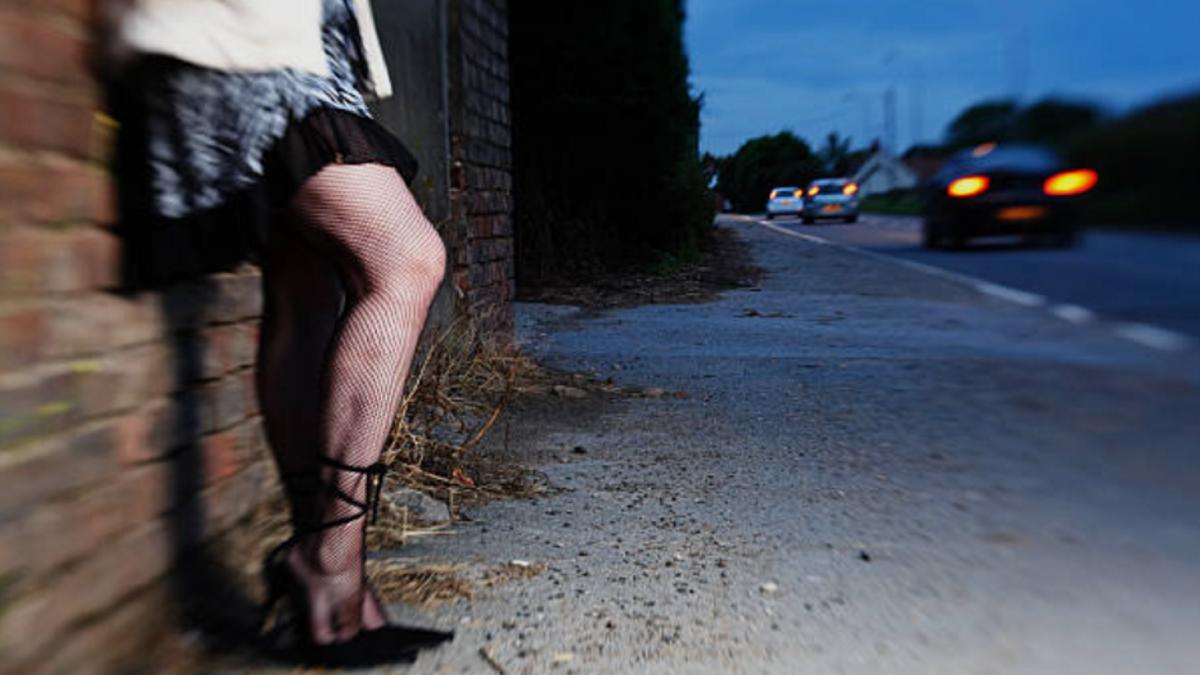 70 साल की महिला बनी एडल्ट स्टार, लोग हुए हैरान