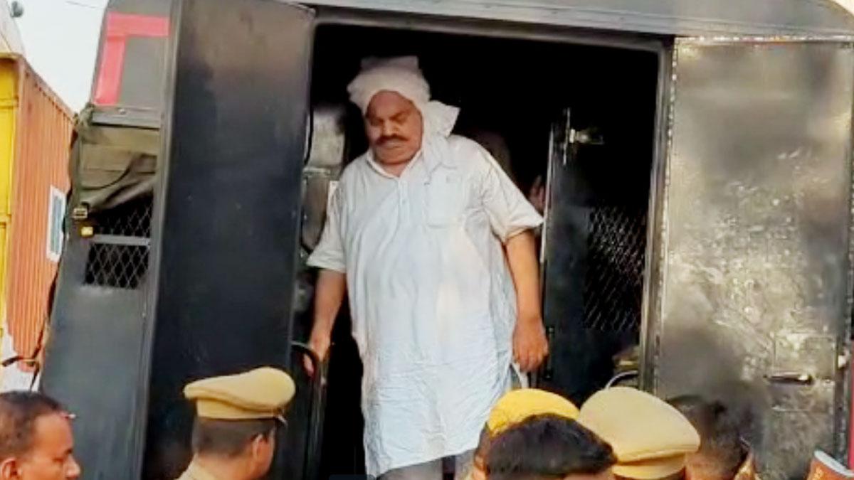 अतीक अहमद को साबरमती से प्रयागराज शिफ्ट किया जा रहा है