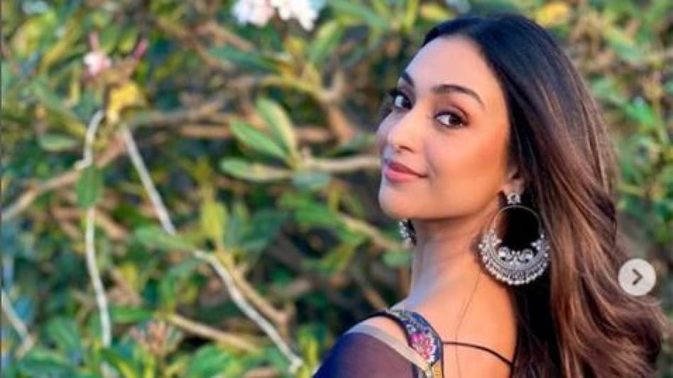 कियारा आडवाणी जैसी दिखती हैं 'बैड बॉय' की हीरोईन अमरीन कुरैशी? बोलीं- सुनकर गुस्सा आता है - Actress amrin Qureshi reacted on kiara advani lookalike comment says people testing my ...