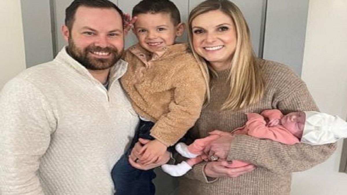 130 साल बाद परिवार में हुआ बेटी का जन्म, नन्ही परी के स्वागत में झूम उठे घर वाले, Photos