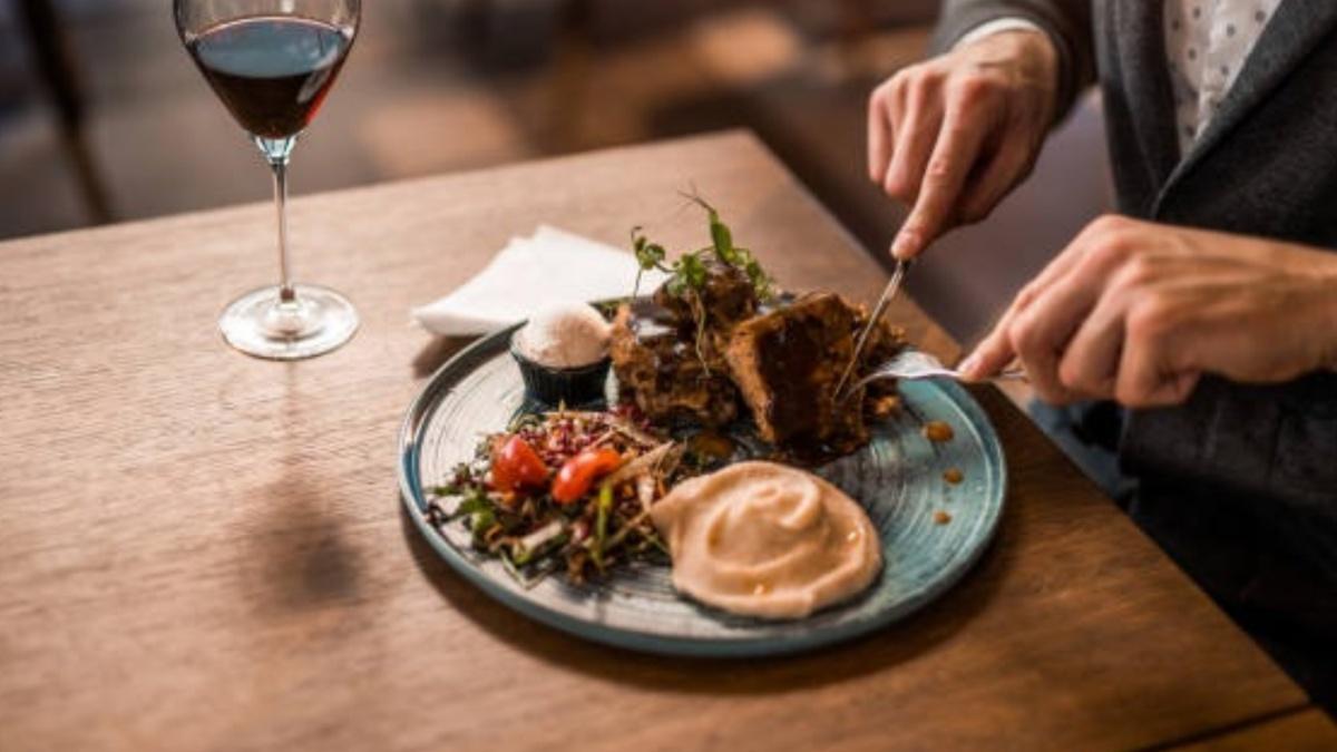 हमेशा रहना चाहते हैं फिट? खाना खाने के बाद गलती से भी ना करें ये काम