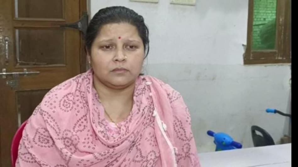 बेनामी संपत्ति की डील में मशगूल है माफिया अतीक का वकील विजय, इसलिए लगातार…-Mafia Atiq's lawyer Vijay is busy in benami property deal, so continuously…