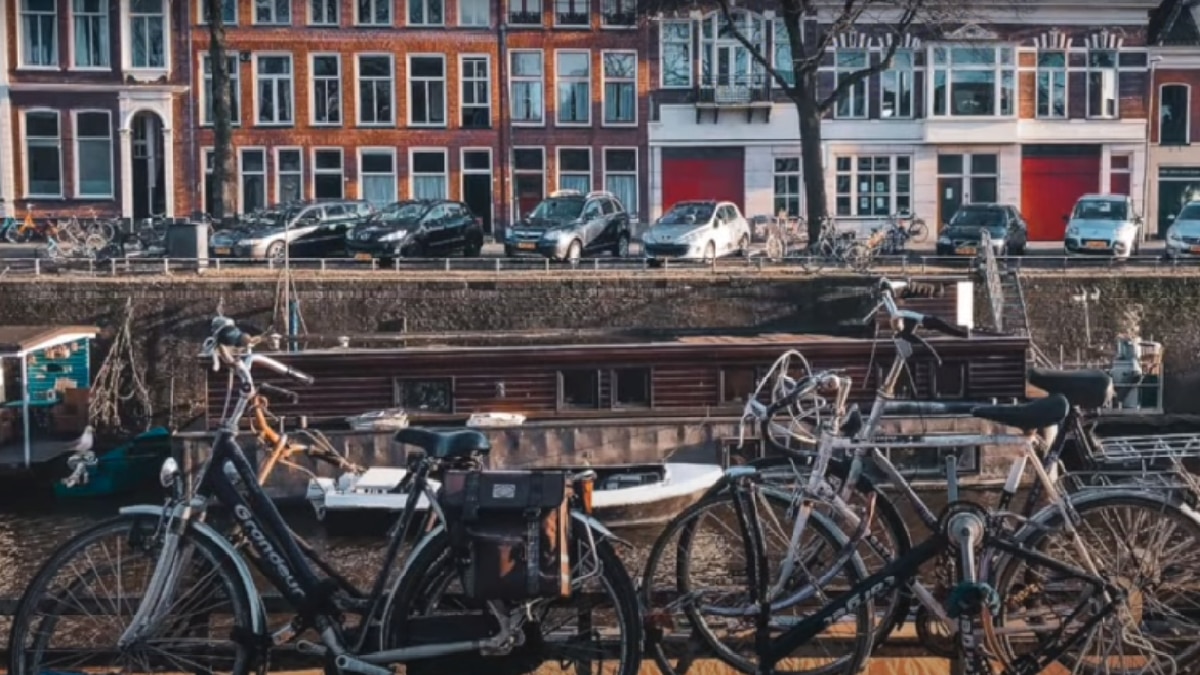 Optical Illusion (Pic Credit: Mister Teach Youtube)