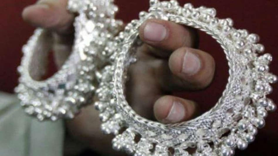 चांदी का भाव सुनकर मत होइए हैरान, एक किलो खरीदने के लिए लगेंगे इतने रुपये!  - Silver price rise continue know How much will it cost to buy one kilogram  check latest
