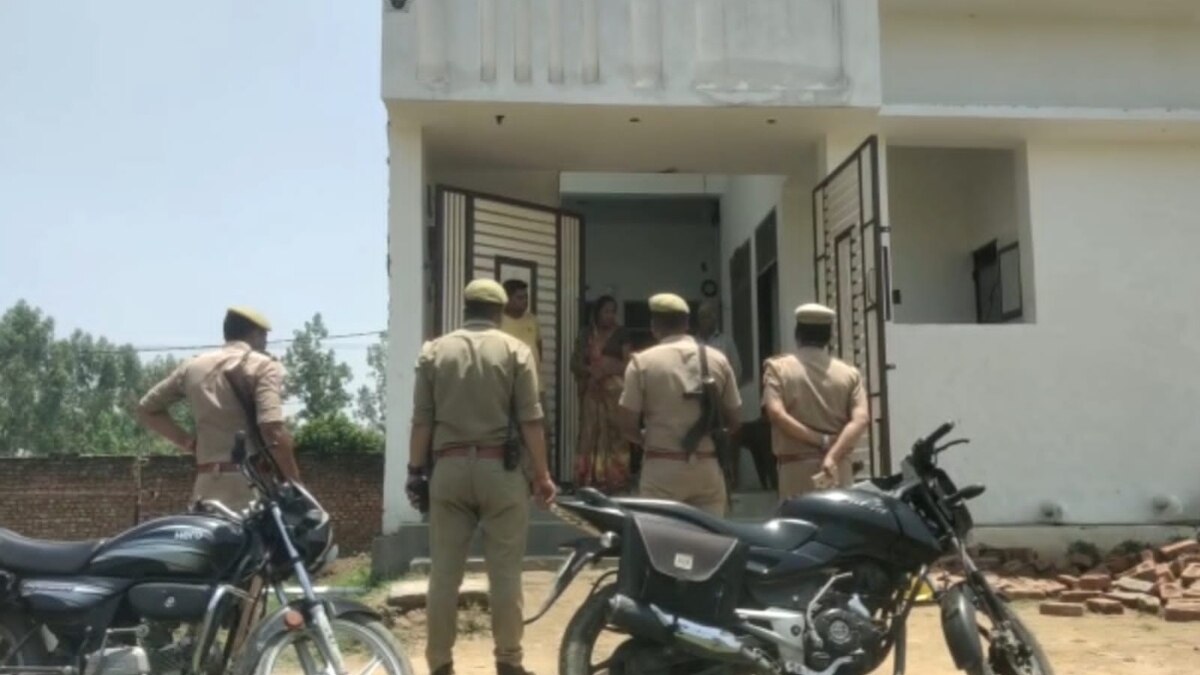मौके पर जांच करने पहुंची पुलिस