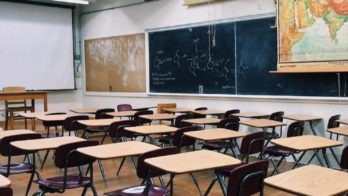 स्कूल का अनोखा नियम! बच्चे को पिक करने में लेट हुए पेरेंट्स तो देने होंगे इतने रुपए 