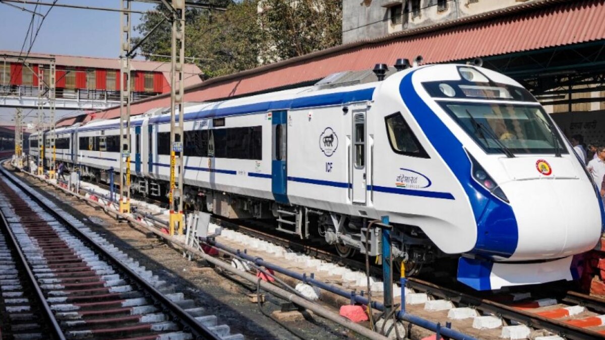 वंदे भारत एक्सप्रेस ट्रेन (File Photo)