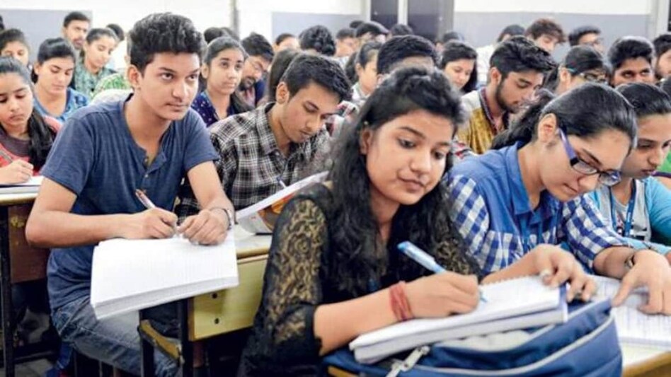 CUET: 14 लाख से अधिक उम्मीदवार परीक्षा के लिए तैयार, इन बातों का रखें ध्यान - Over 14 lakh candidates set to appear for CUET exam keep these things in mind - AajTak