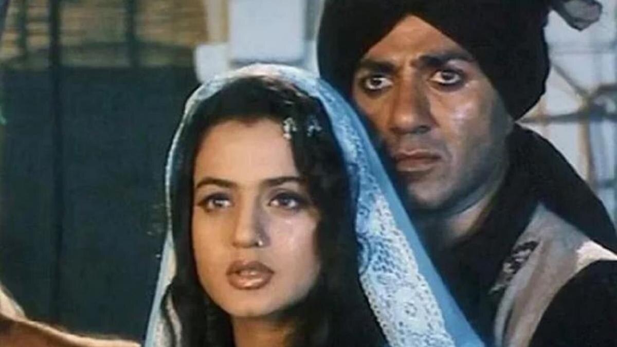 'गदर' में सनी देओल, अमीषा पटेल (क्रेडिट: सोशल मीडिया)