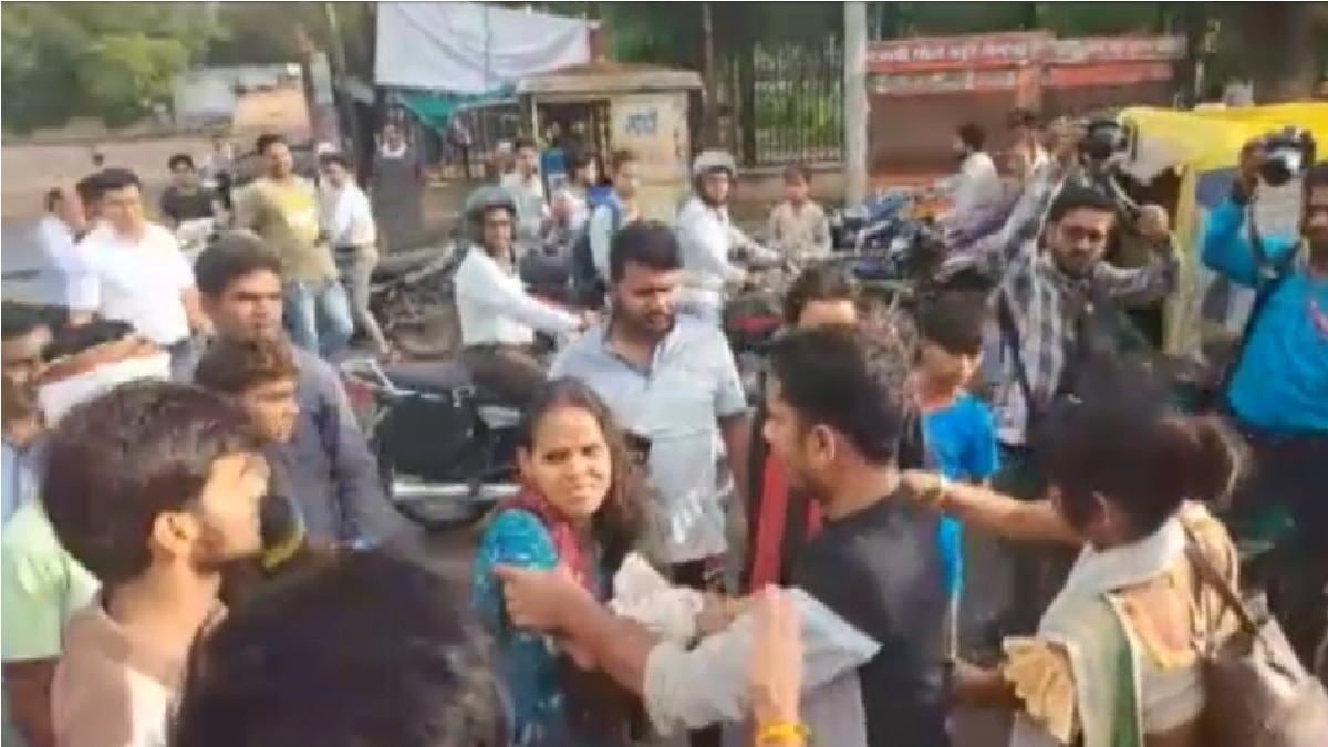 फूलबाग चौराहे पर मारपीट (Screen Grab).