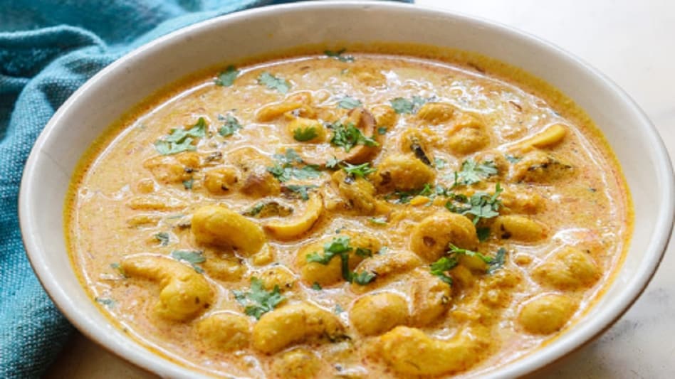 रोजाना दाल-सब्जियां खाकर हो गए हैं बोर? इस बार ट्राई करें काजू के ...