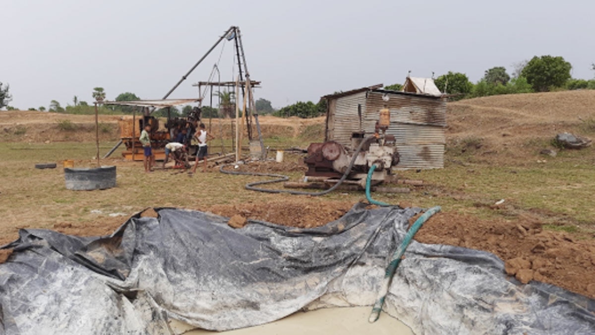 बांका में हो रही है सोना ढूंढने के लिए खुदाई 