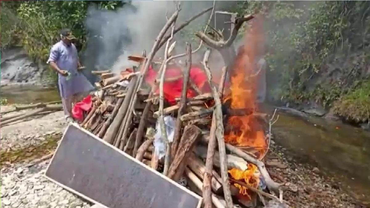 शहीद रुचिन रावत को दी गई मुखाग्नि.