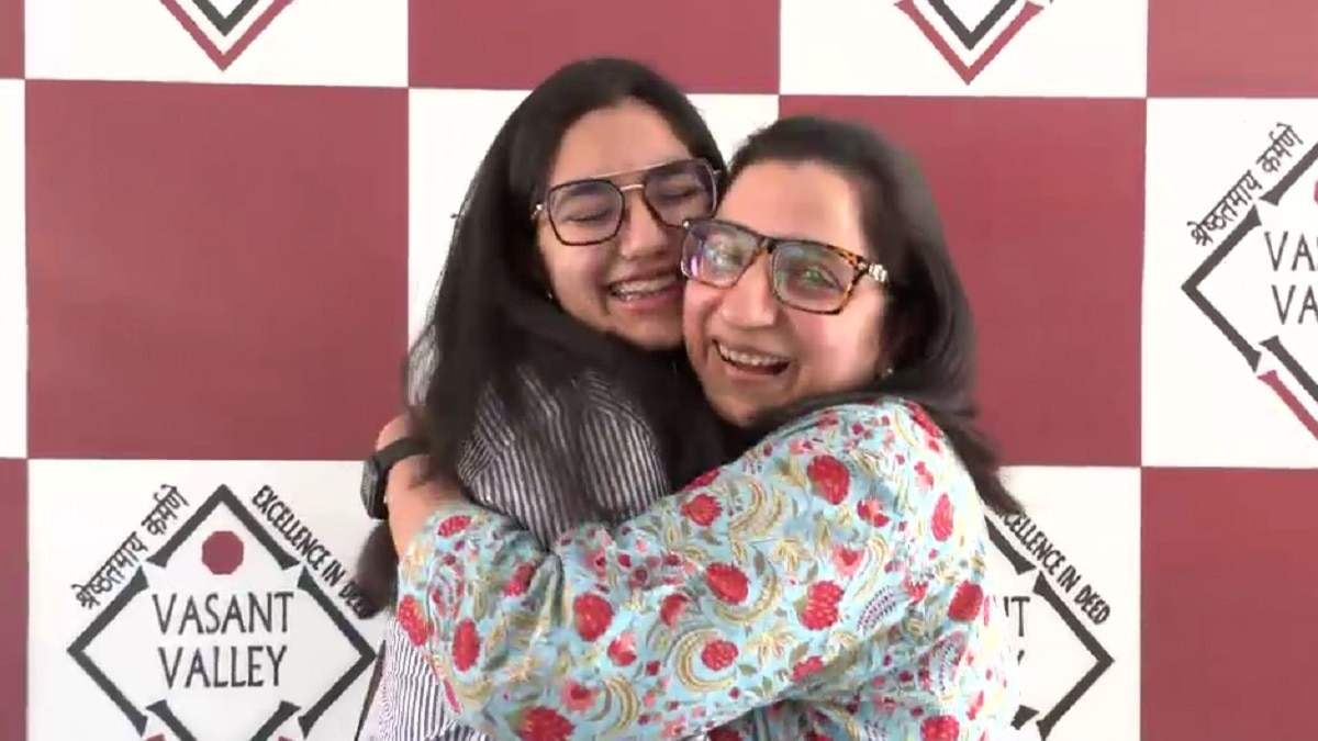 CBSE Result 2023: दिल्‍ली के वसंत वैली स्‍कूल का रिजल्‍ट रहा शानदार, यूं खिले टॉपर्स के चेहरे