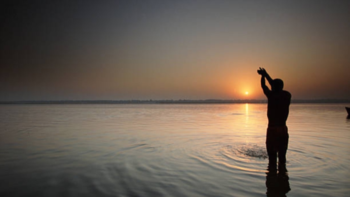 सूर्य अर्घ्य