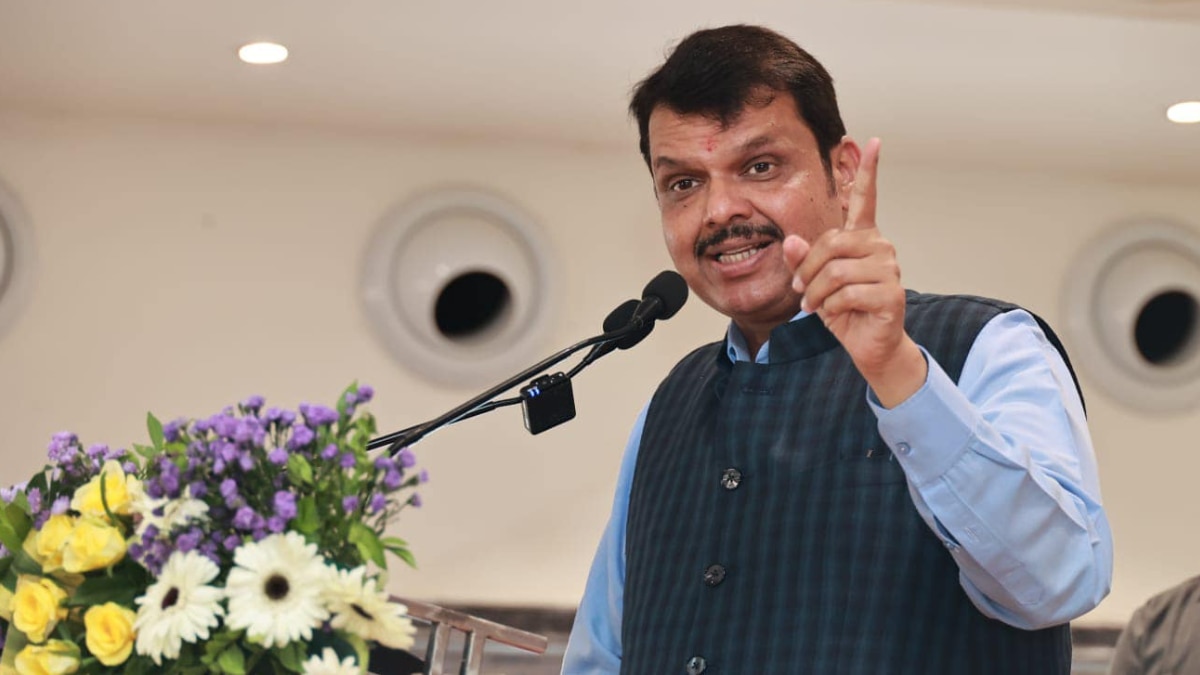 'आलंदी में वारकरियों पर नहीं हुआ लाठीचार्ज', फडणवीस बोले- पुलिस से हाथापाई हुई