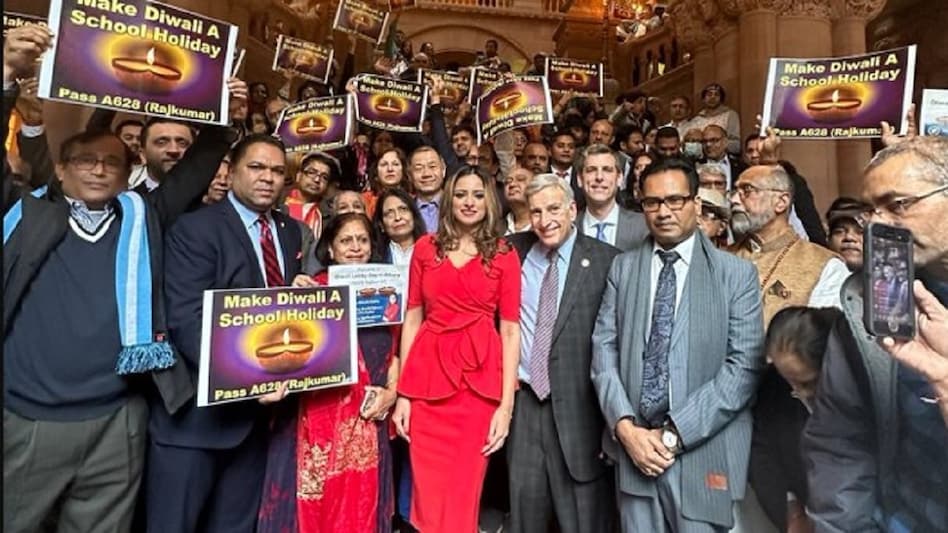 भारतीय संस्कृति को अमेरिका में तरहीज, अब न्यूयॉर्क के स्कूलों में होगी दीपावली की छुट्टी - Newyork Schools to have Holiday on Diwali From Next Year says NY Mayor - AajTak