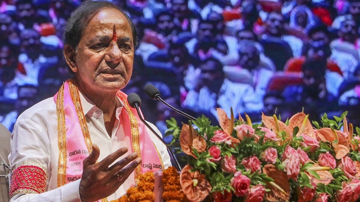 दो दिन के महाराष्ट्र दौरे पर पहुंचे केसीआर (फाइल फोटो- पीटीआई)