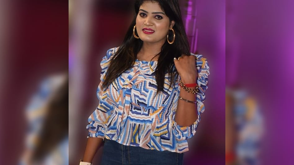 भोजपुरी गायिका निशा उपाध्याय.