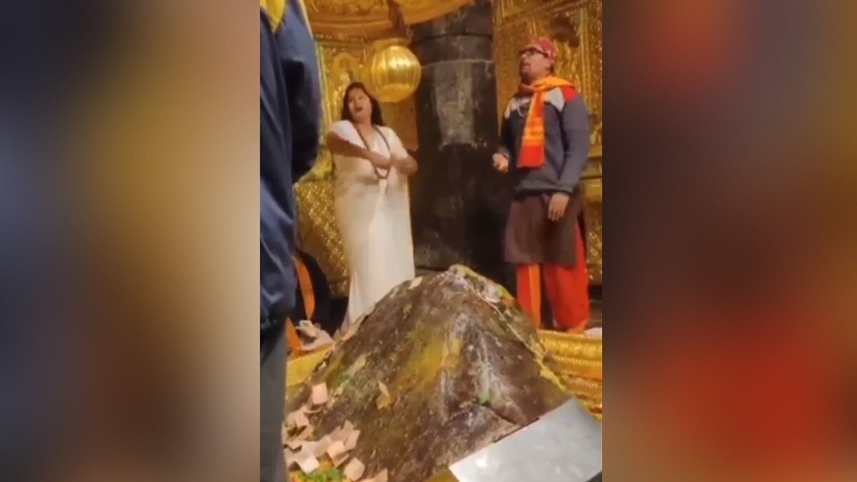 केदारनाथ के गर्भगृह में नोट उड़ाने वाली महिला पर केस दर्ज 