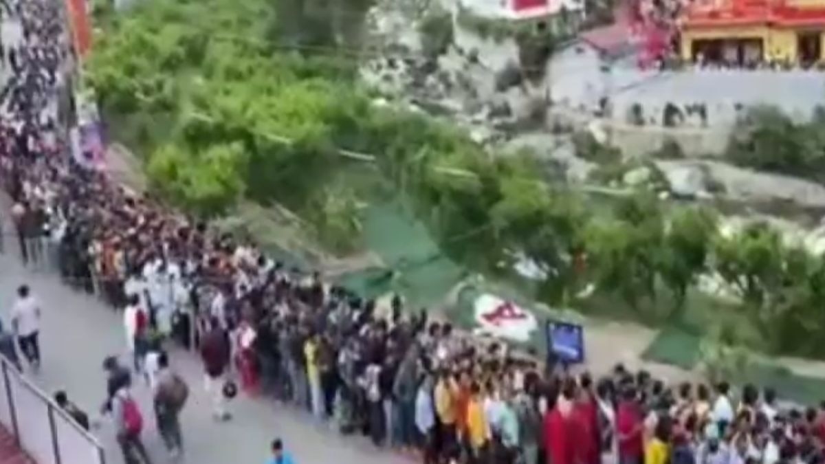 बाबा नीम करौली के दर पर आस्था का सैलाब. 