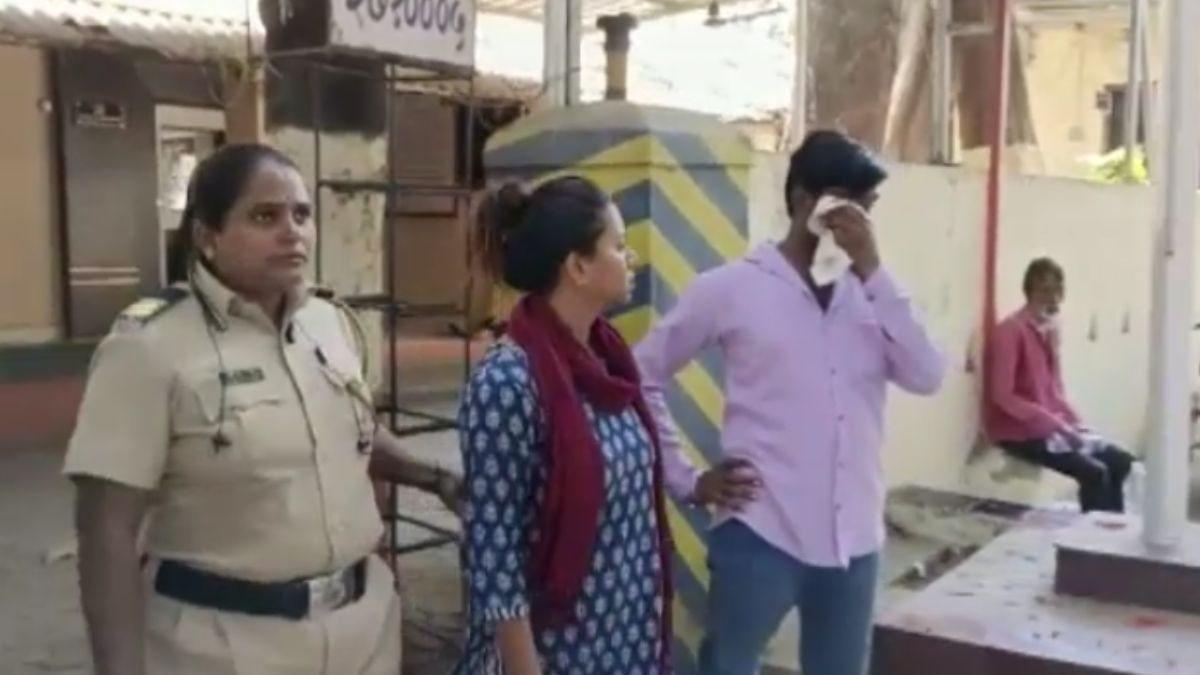 पुलिस की गिरफ्त में आरोपी.